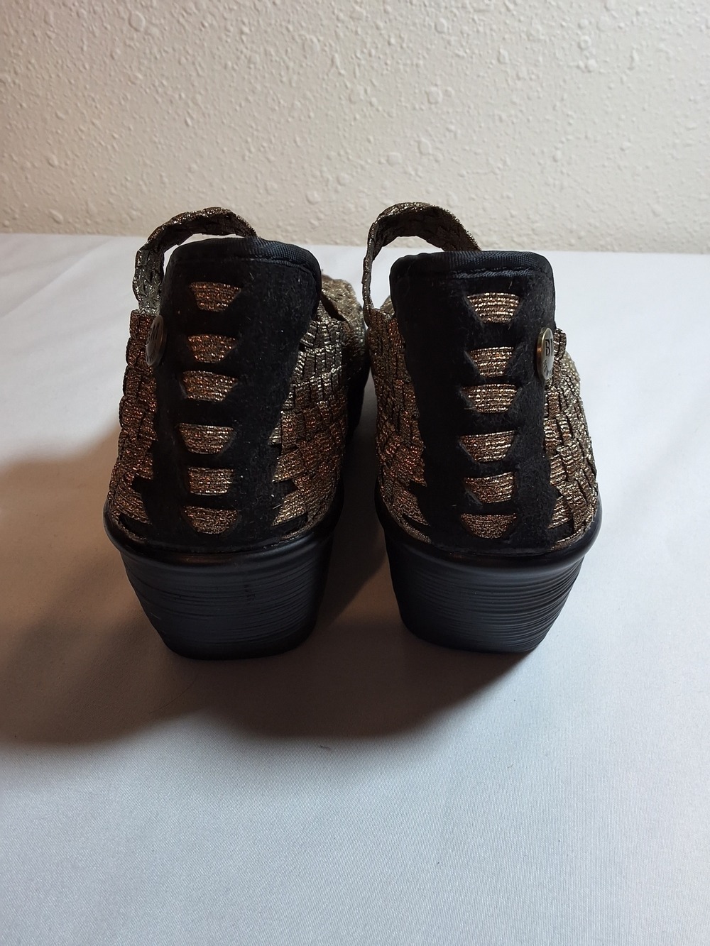 Bernie Mev Bronze Metallic Woven Stretch Wedge Sandals Size 6 - Picture 5 of 10